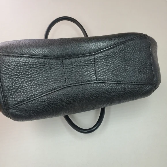 🌸Kate Spade‎Medium Size BagBlack